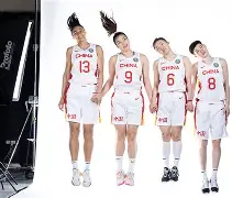 关于强强对话：女子足球联赛争霸开始的信息